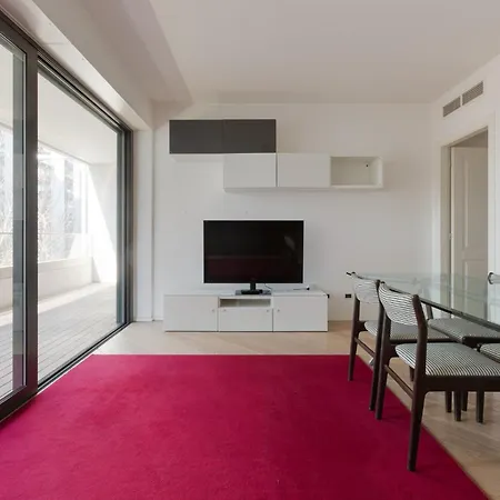 Modern With Balcony In Portello District 公寓 *