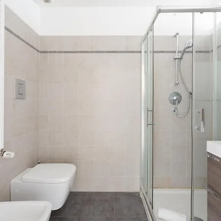 Modern With Balcony In Portello District *