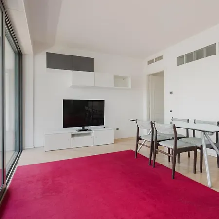 Appartement Modern With Balcony In Portello District Milaan