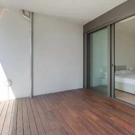 Appartement Modern With Balcony In Portello District